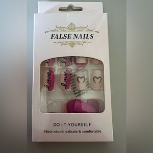 Pretty “love” press on nails